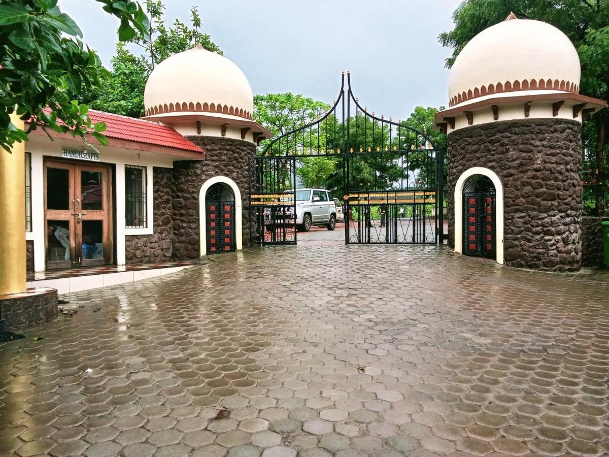 Ellora Heritage Resort Bagian luar foto